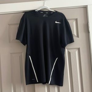 Men’s short sleeve, Nike, dry fit shirt excellent condition